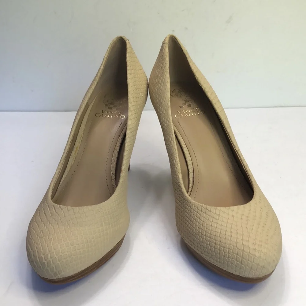 Vince Camuto Cream Zella Textured Almond Toe Platforrm Leather Heels size 9.5M